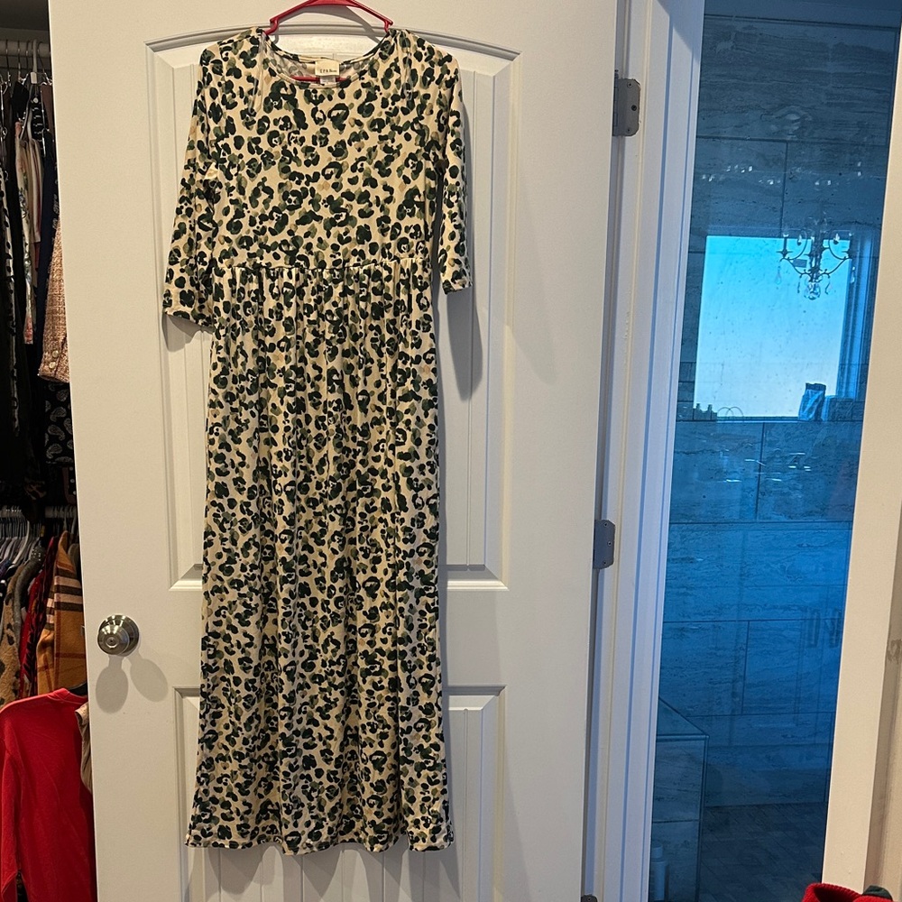 Elegant Leopard Print Long Sleeve Dress